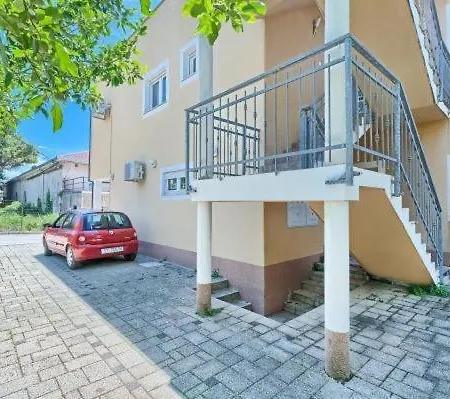 In Kastel Luksic With Terrace, Air Conditioning, W-lan, Washing Machine 5107-3 *