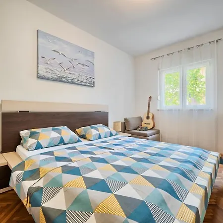 In Kastel Luksic With Terrace, Air Conditioning, W-lan, Washing Machine 5107-3