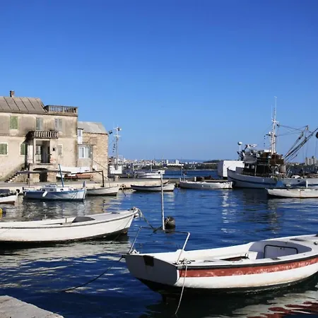 In Kastel Luksic With Terrace, Air Conditioning, W-lan, Washing Machine 5107-3 Apartamento