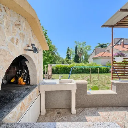 In Kastel Luksic With Terrace, Air Conditioning, W-lan, Washing Machine 5107-3 Kaštela