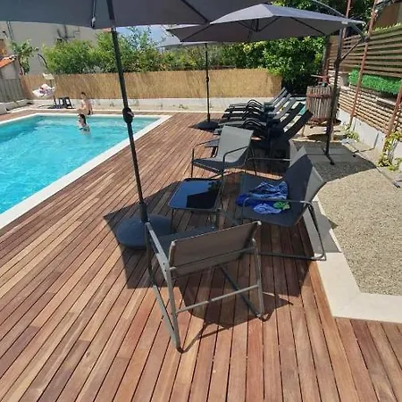 In Kastel Luksic With Terrace, Air Conditioning, W-lan, Washing Machine 5107-3 Apartamento Kaštela