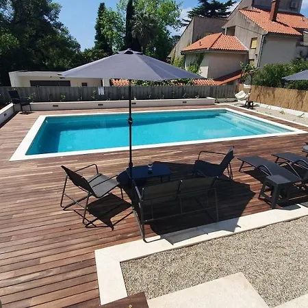 In Kastel Luksic With Terrace, Air Conditioning, W-lan, Washing Machine 5107-3 Apartamento